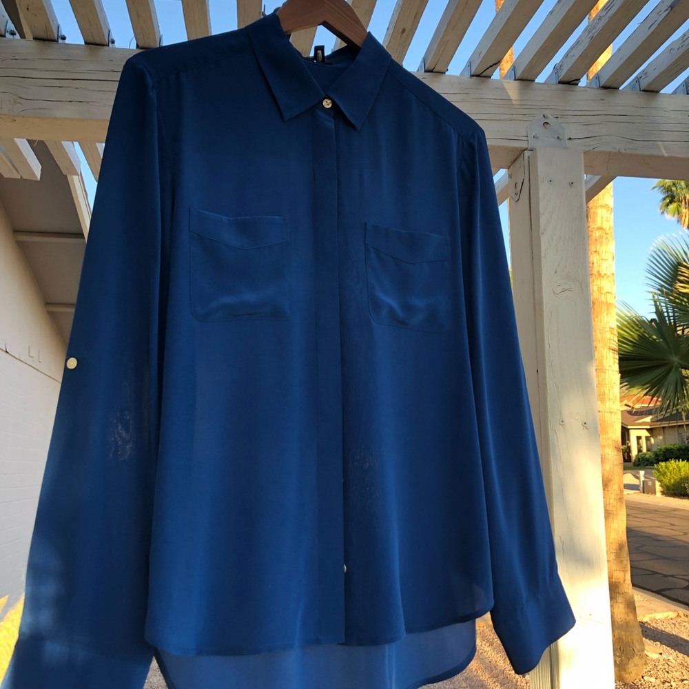 Ann Taylor silk blouse in dark blue size M